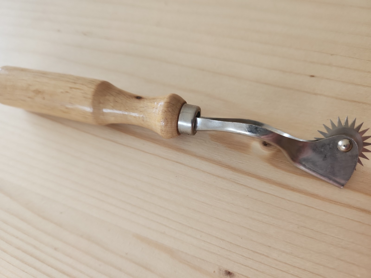Roulette neuve vintage à patron roue ancienne bois  T1