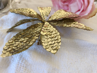 Ancien ornement chapeau vintage  modiste fleur montée sur broche 12 cm T0-15