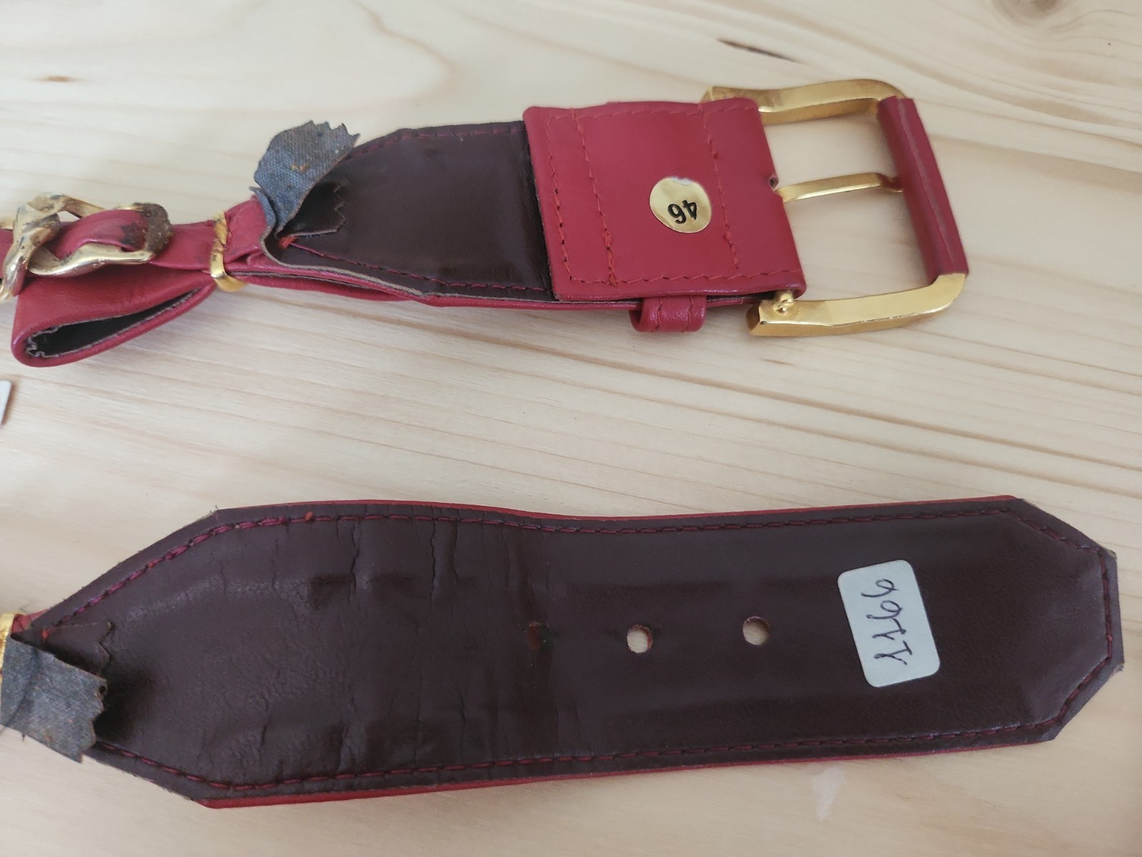 Ceinture ancienne vintage cuir rouge noeud métal doré  superbe