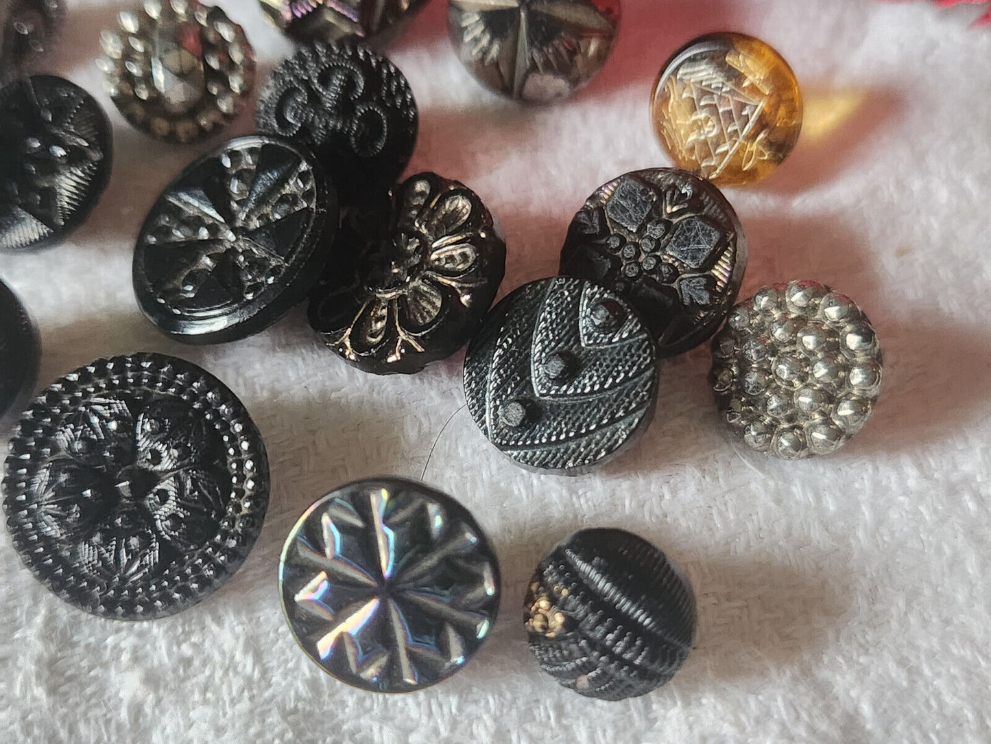 Lot 18 mini boutons anciens en verre vers 1900 collection 0,9 à 1,4 cm ref 682