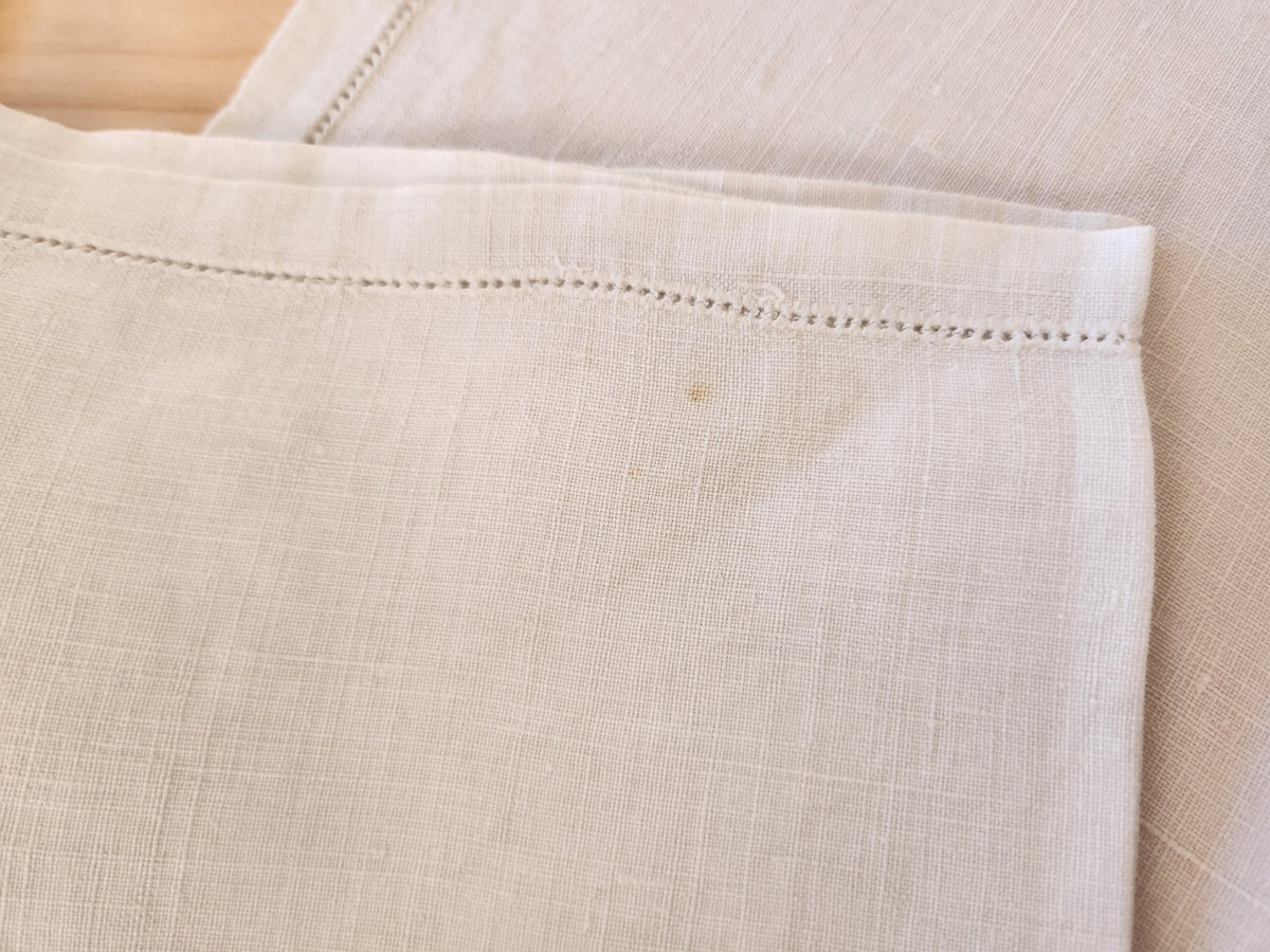 Lot 4 monogrammes anciens sur serviette MR broderie B8