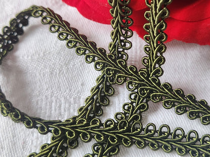 Galon vintage vert satiné lumineux 3 métres sur 0,8 cm A2