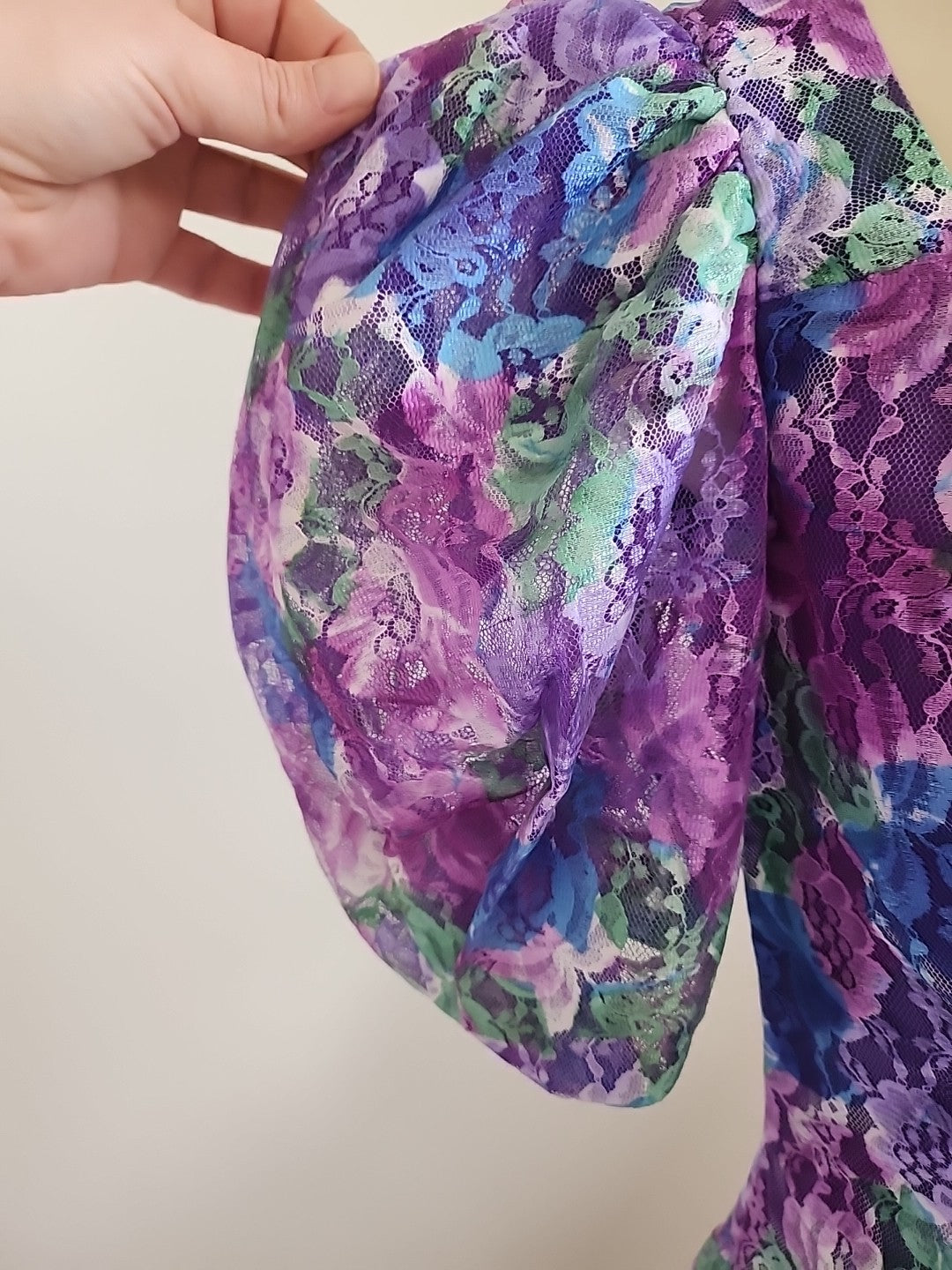 Kitch robe atypique violette vert dentelle jupon T38 Lina Innocenti ref portant
