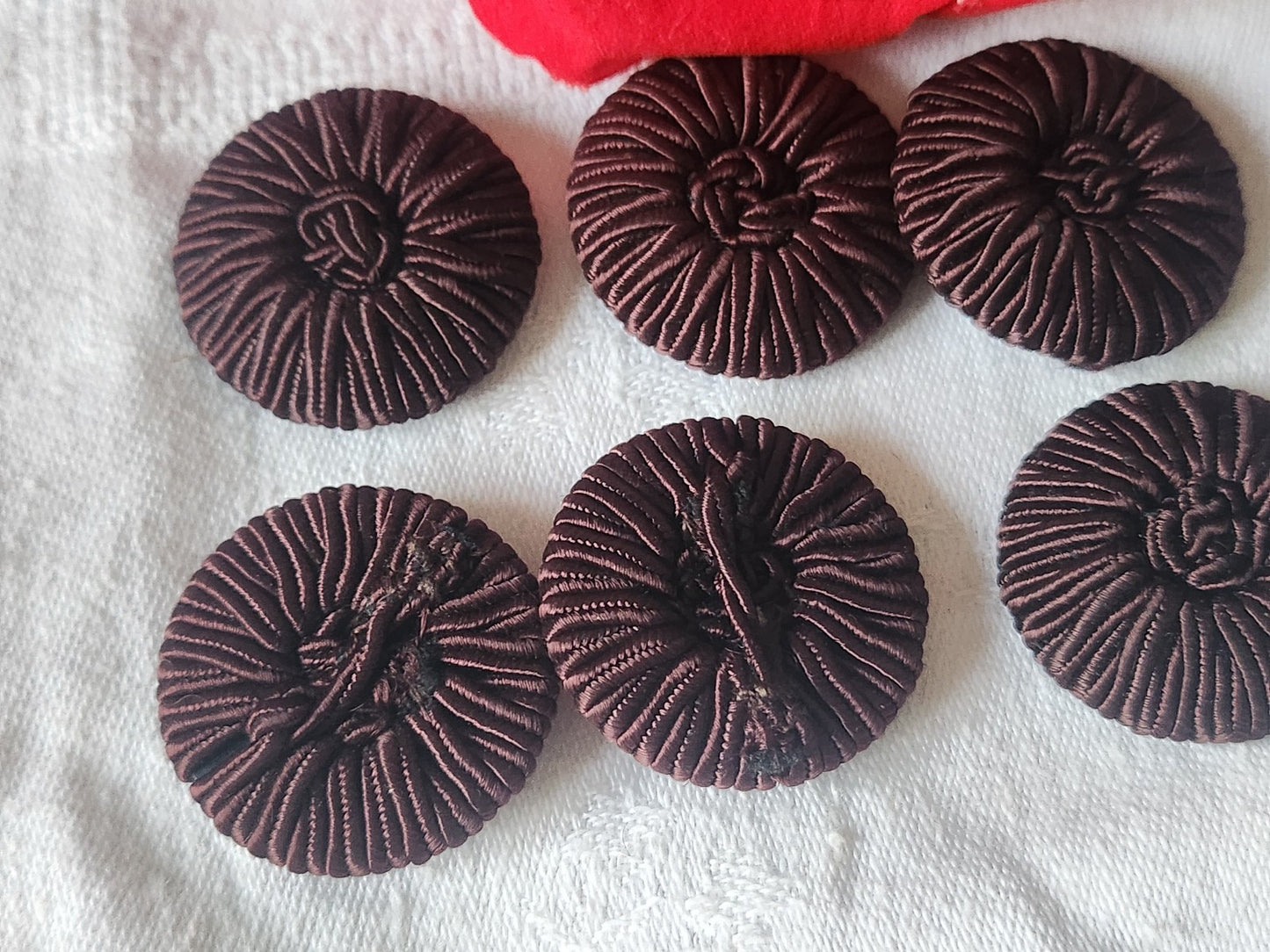 Lot 6 boutons anciens passementerie prune/marron 3,1 cm ref 3541