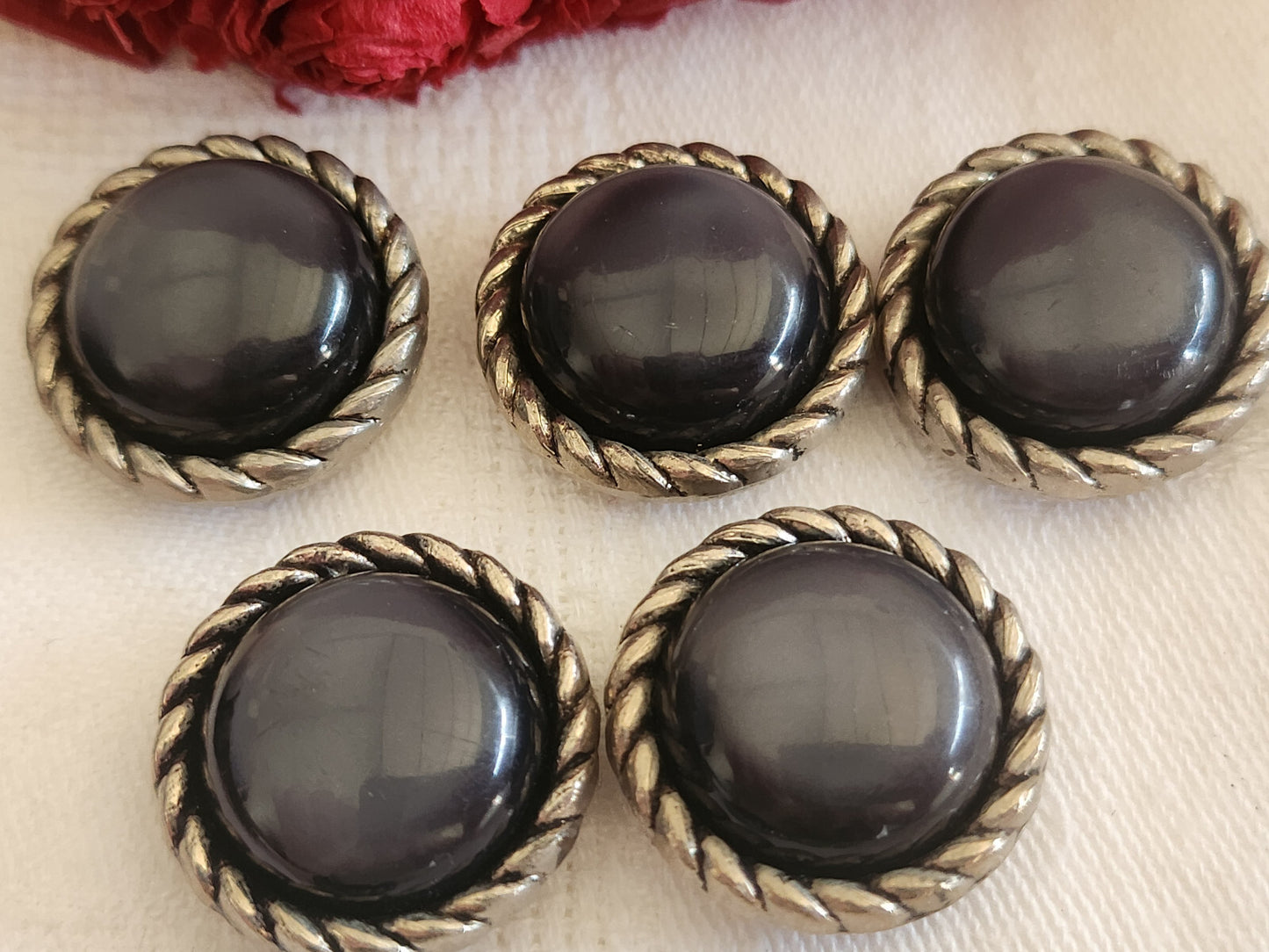 Lot 5 jolis boutons vintage dome gris lumineux pied 2,2 cm ref 677
