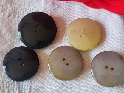 Collection lot 5 boutons vintage résine avec perle 2,1 à 2,4 cm ref 1504