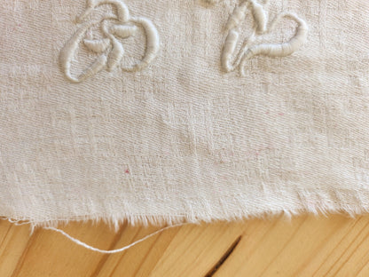 Ancien monogramme ancien AG  8 cm sur 4 cm T8