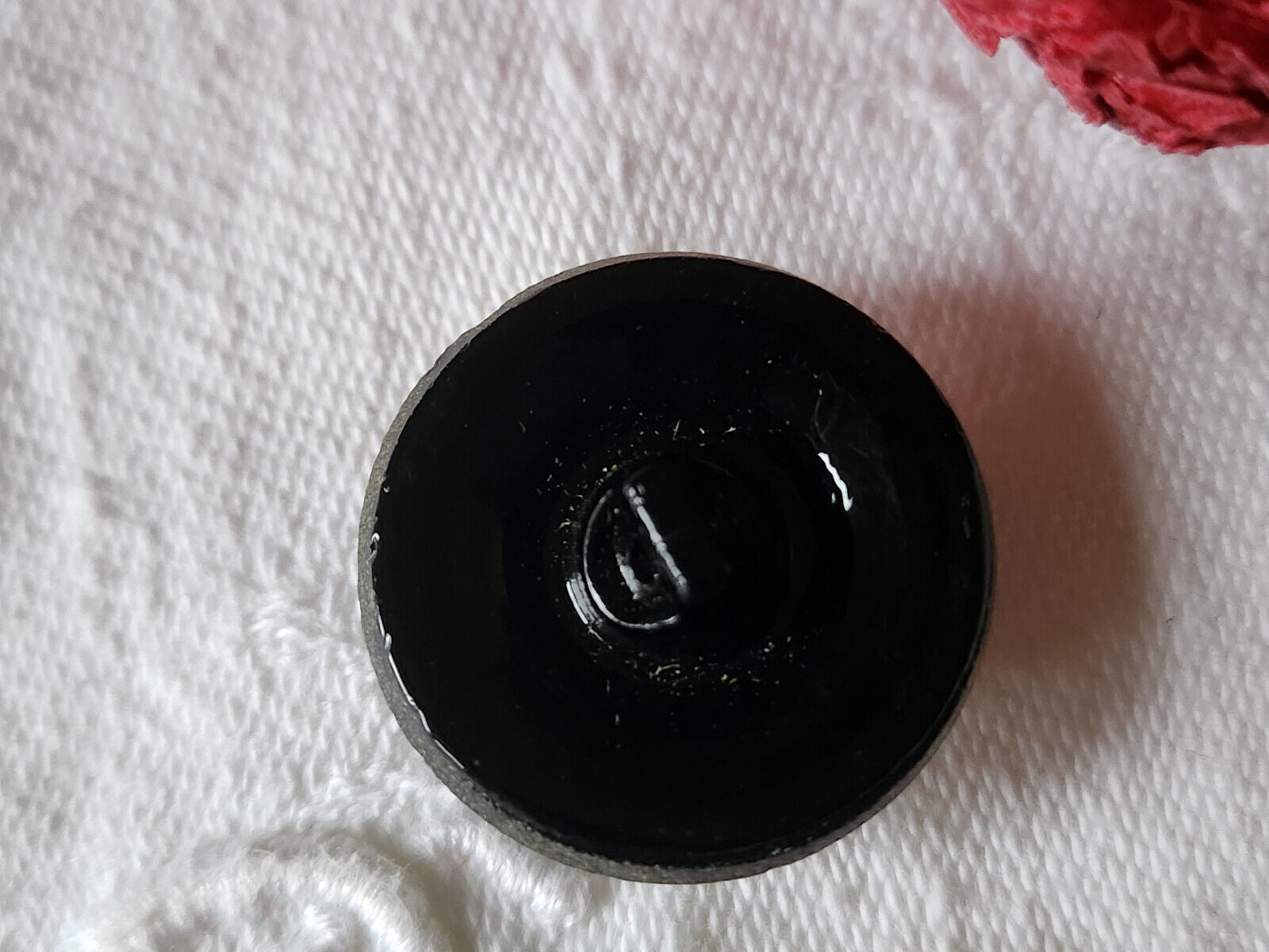 Joli bouton ancien en verre vintage vert metallisé 2,1 cm G16D