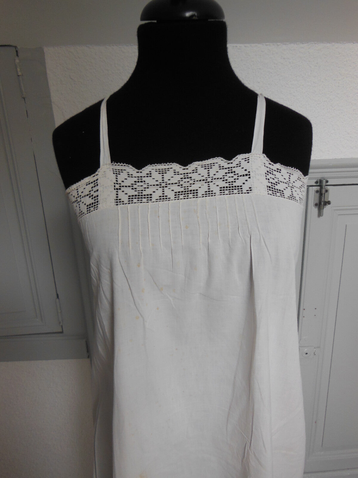 Chemise de nuit ancienne dentelle à nettoyer ou teindre B7