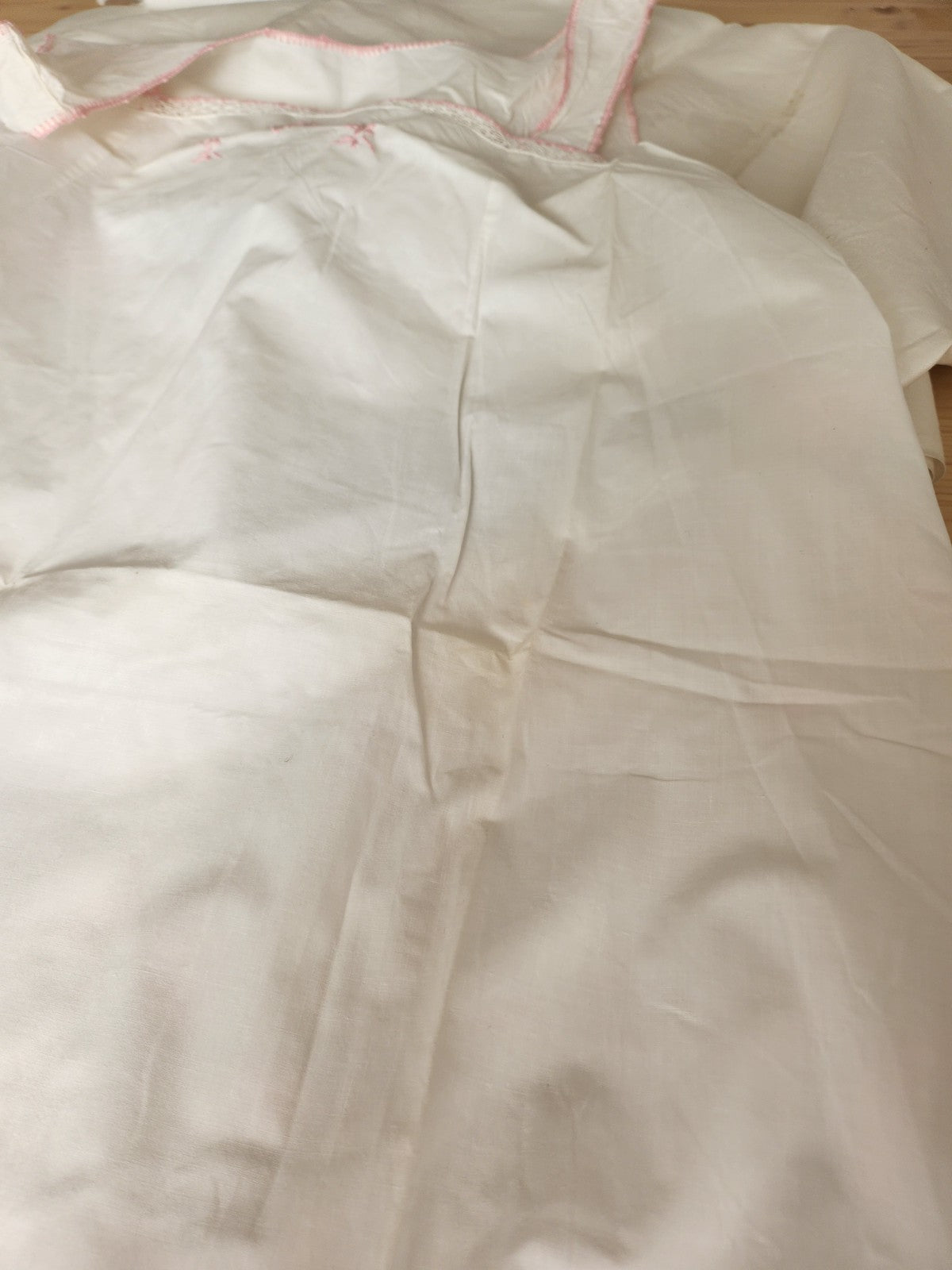 Chemise de nuit ancienne monogramme AD rose broderie B8