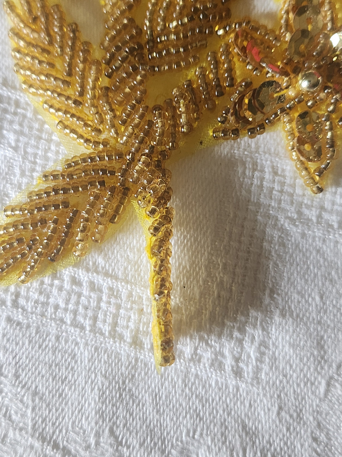 Grosse broderie perlé or vintage  ornement application 16 cm T1