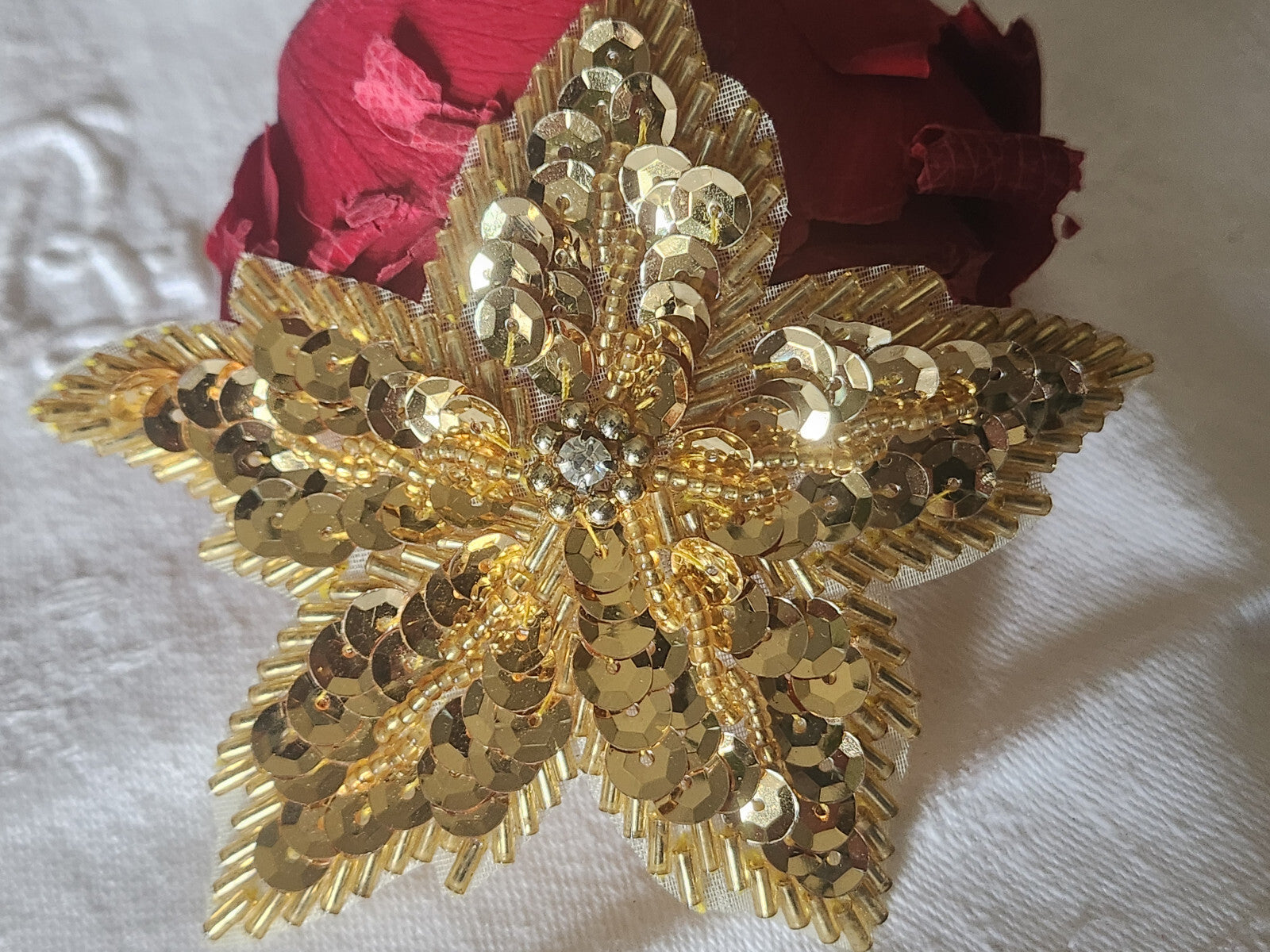 broderie perlé or vintage  ornement application sequin  9,3 cm T1-9
