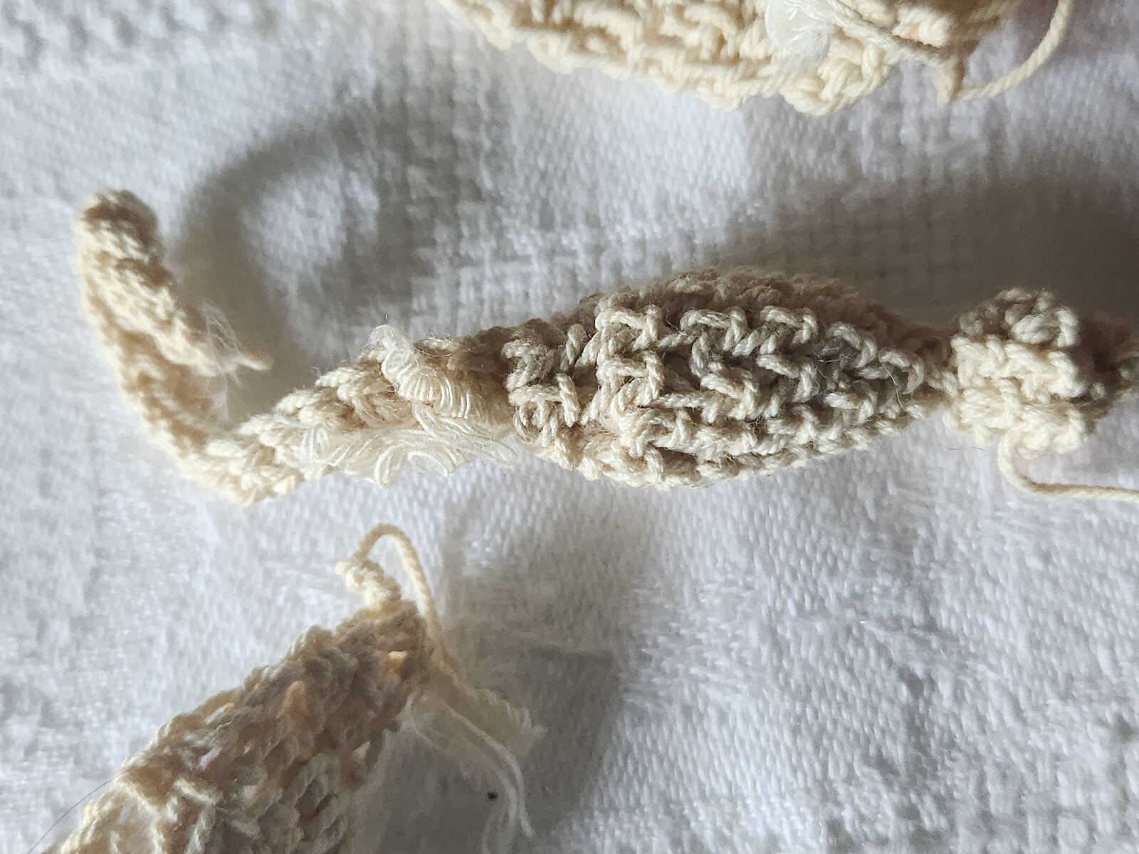 Ancien papillon au crochet à reconstituer application creation T7