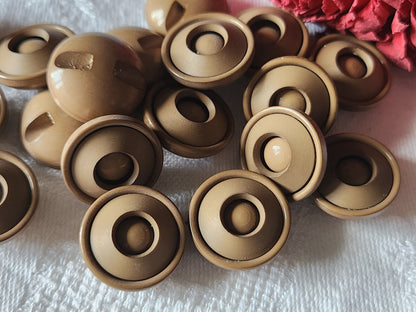 Lot 16 boutons vintage marron travaillé  à pied 1,7  cm  ref 3405