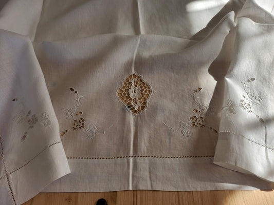 Ancien petit drap broderie incrustation ideal petit rideau enfant  B6