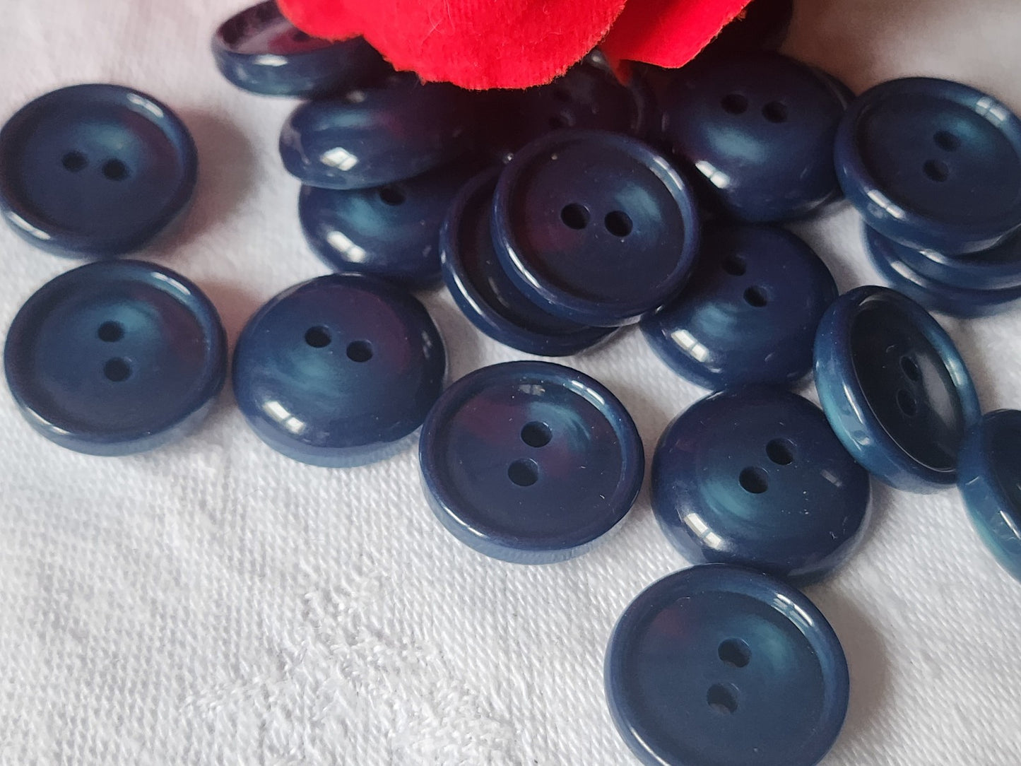 Lot 21 boutons vintage à trous bleu 1,7 cm ref 1895