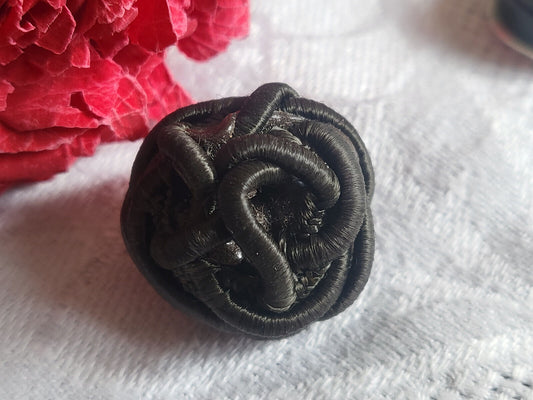 Bouton ancien en passementerie collection noir résine  volume 2,1 cm D9D