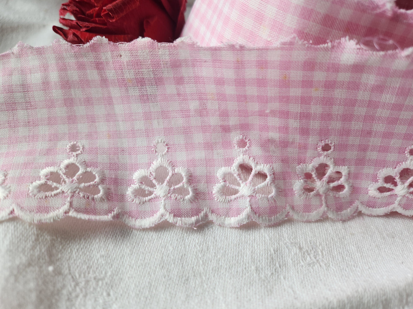 bordure galon feston rose vichy drap robe 1 mètre 70  sur 6 cm T1-7