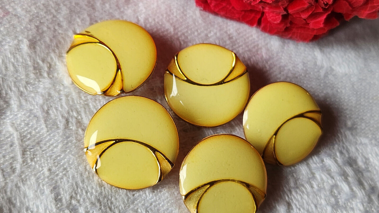 Lot 5 boutons vintage  métal doré émaillé  jaune clair parurier 1,5 cm ref 2626