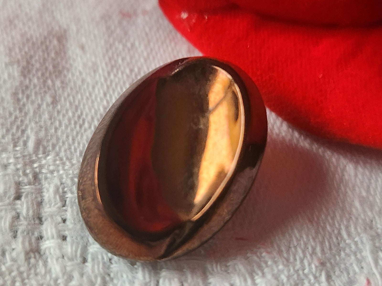 Bouton ancien en verre marron ovale vintage 1,6 sur 2,2 cm D9C