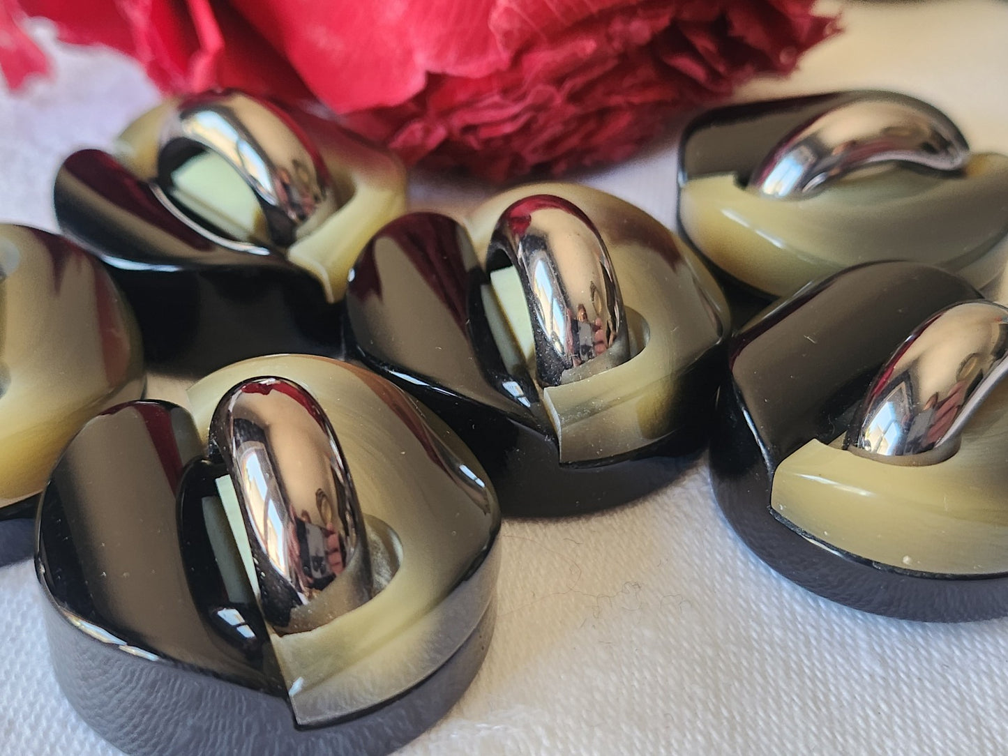 Lot 6 énormes boutons noir coup de coeur  3 cm pied ref 4964