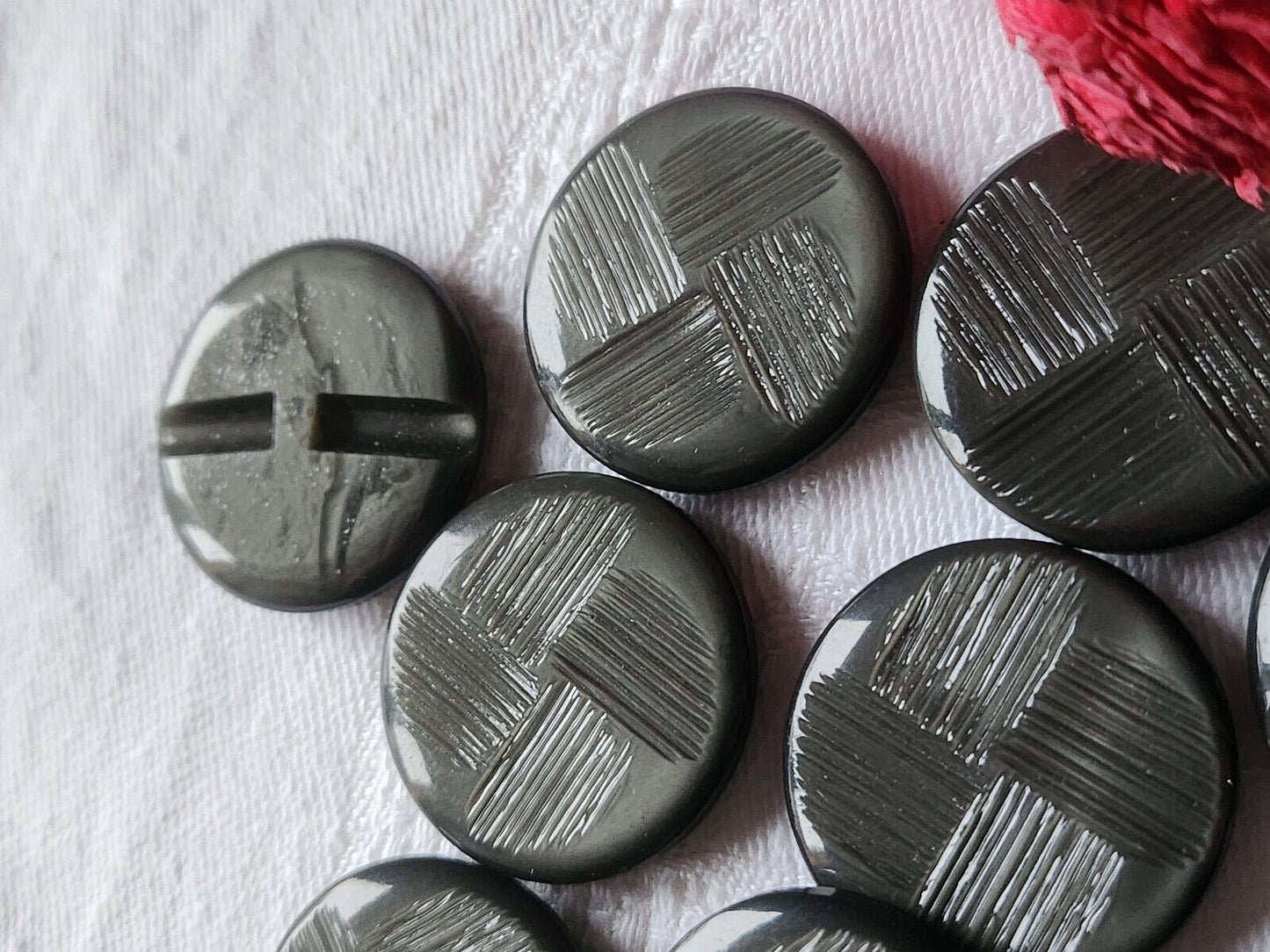 Lot 7 gros boutons vintage gris texturé pied plat 2,6 cm  ref 1128