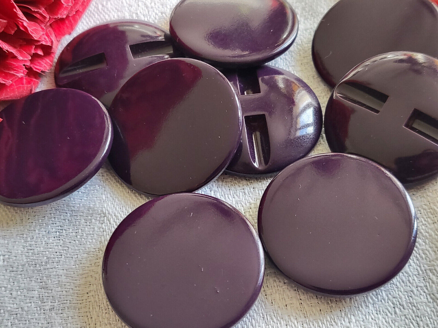 Lot 6 boutons gros moyen  vintage violet foncé mat à pied plat 2,2 cm ou 2,7 cm