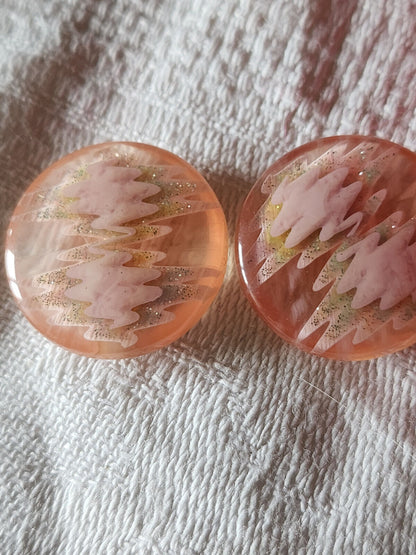 Duo superbes boutons vintage inclusion rose clair bijoux 2,2 cm pied G16B