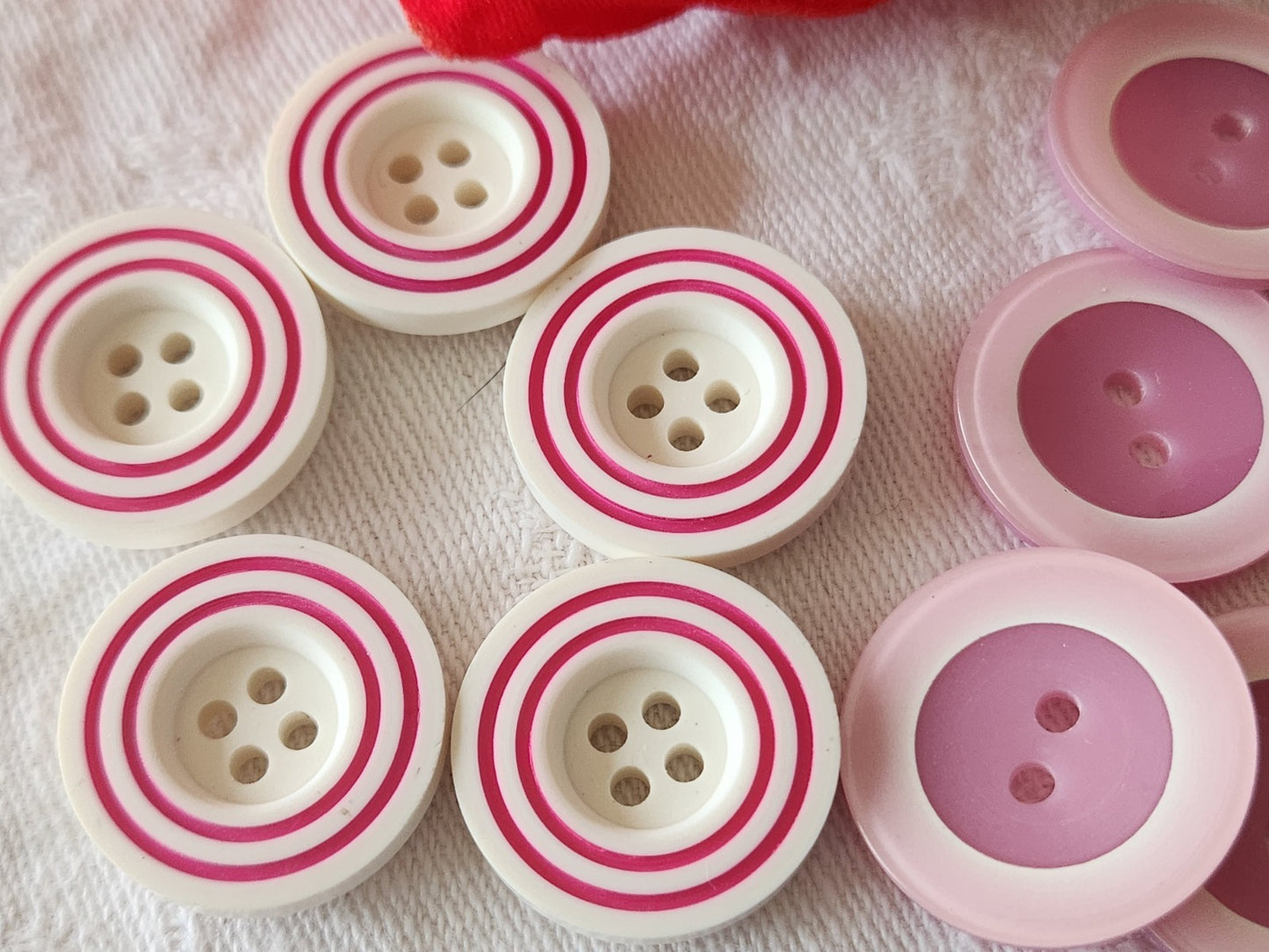 Lot 10 boutons vintage rose 2 séries 2,1 cm et 2,2 cm ref 6412