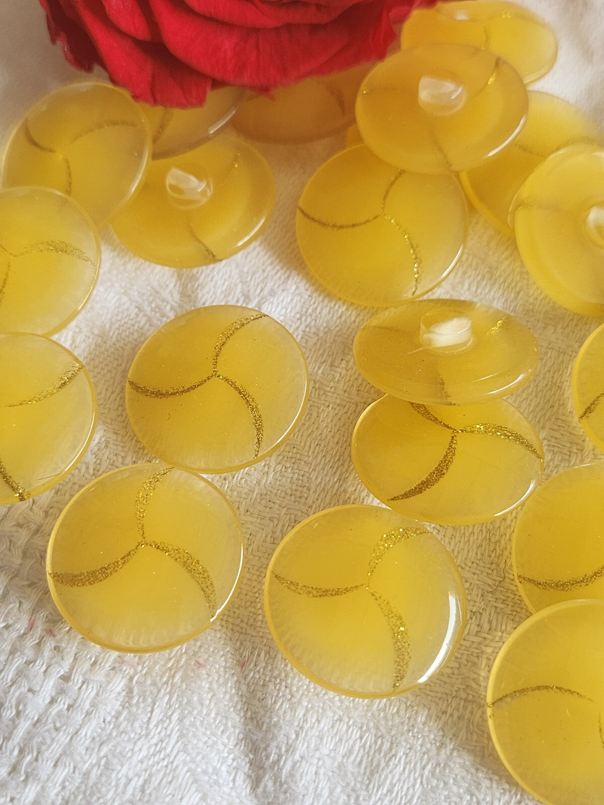 Lot 10 boutons vintage jaune doré à pied  2,1 cm ref 4967