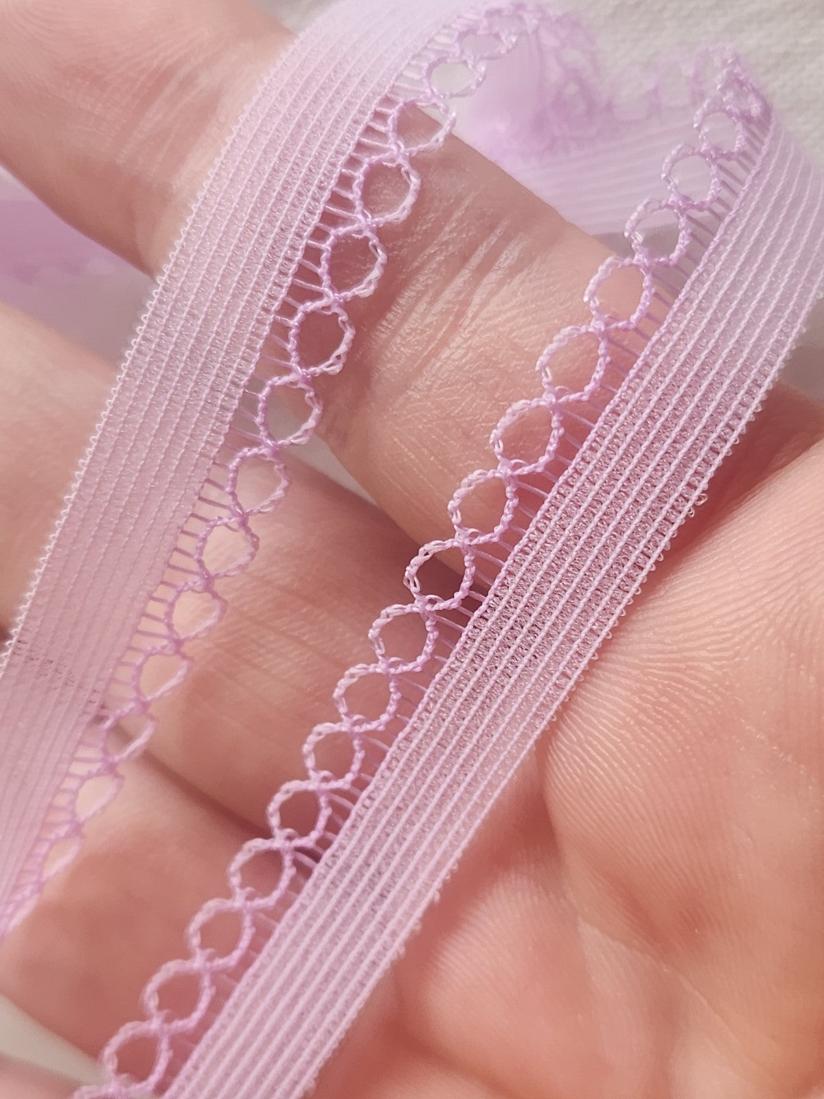 Dentelle vintage violet lilas 5 mètres  sur 1,1 cm A5