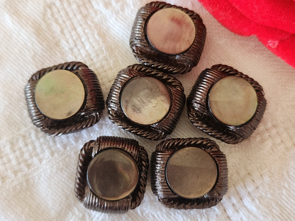 Lot 6 boutons vintage resine coeur en nacre 1,5 sur 1,6 cm pied ref 3872