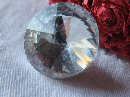 Volumineux bouton en verre strass pied gros 2,5 cm ref 4941