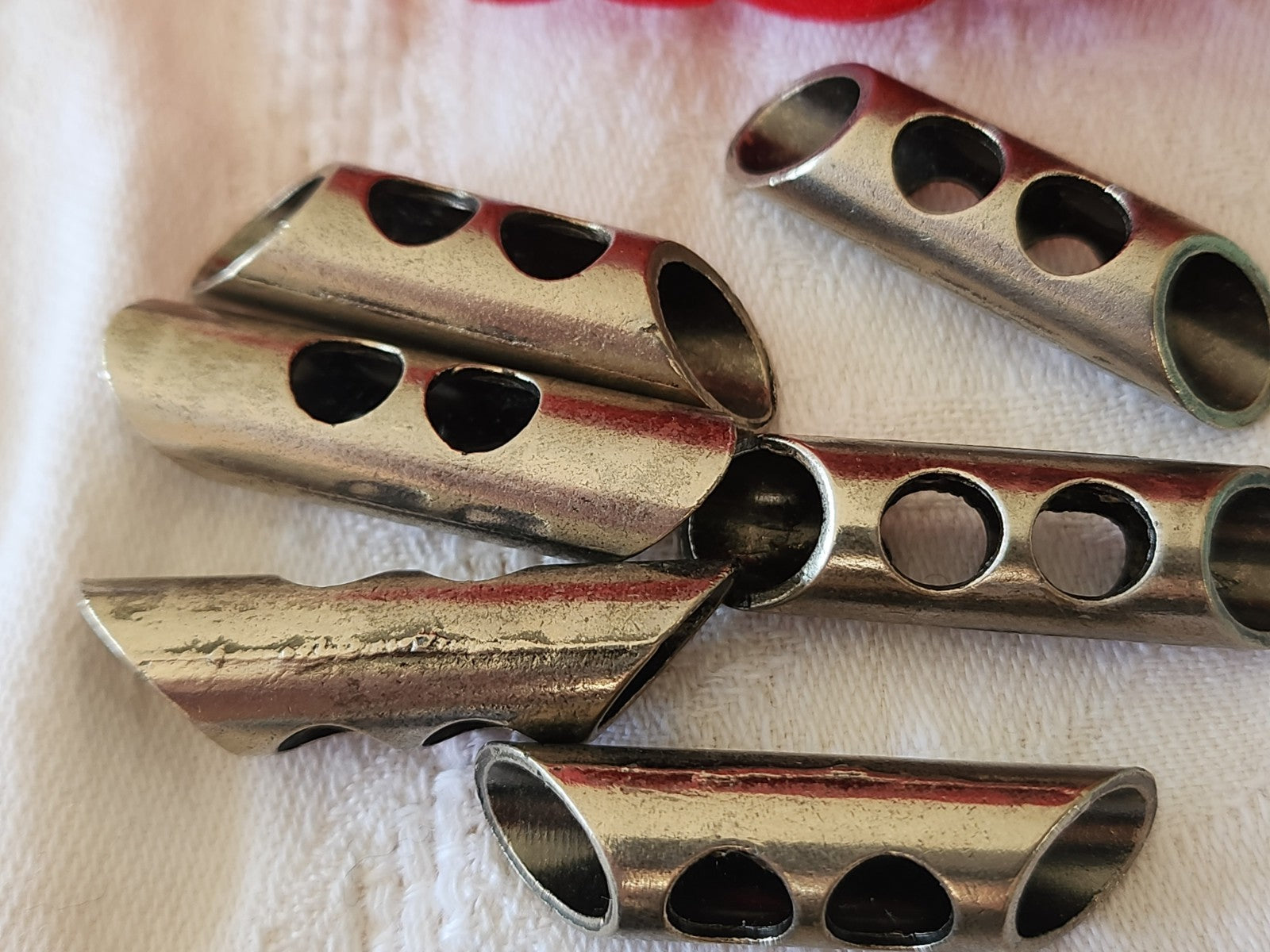 Lot 6 boutons en métal argenté long 3,7 cm  sur 0,9 cm ref 3842