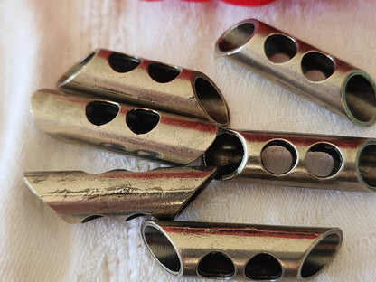 Lot 6 boutons en métal argenté long 3,7 cm  sur 0,9 cm ref 3842