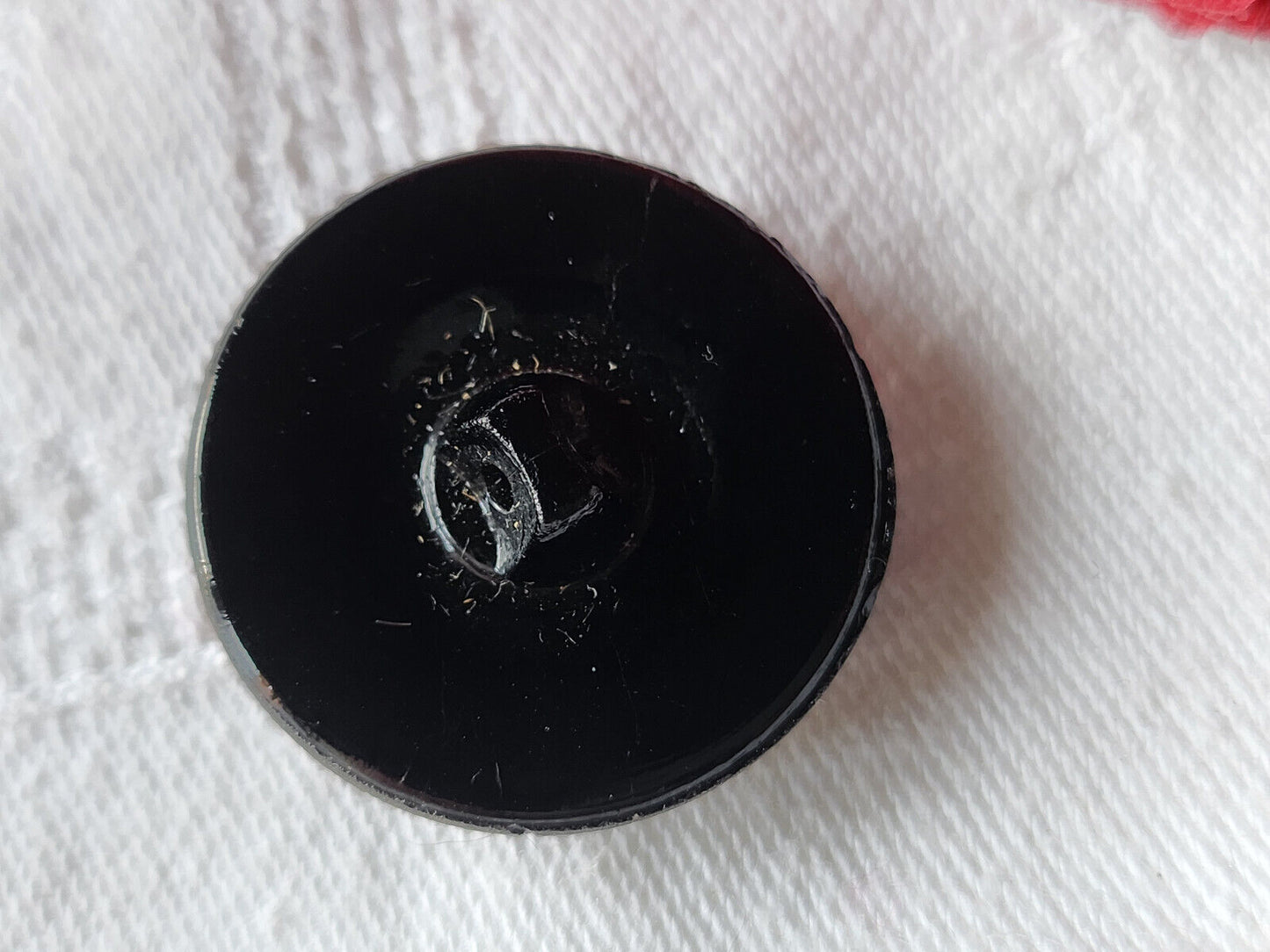 Gros bouton ancien en verre noir  2,6 cm D11O