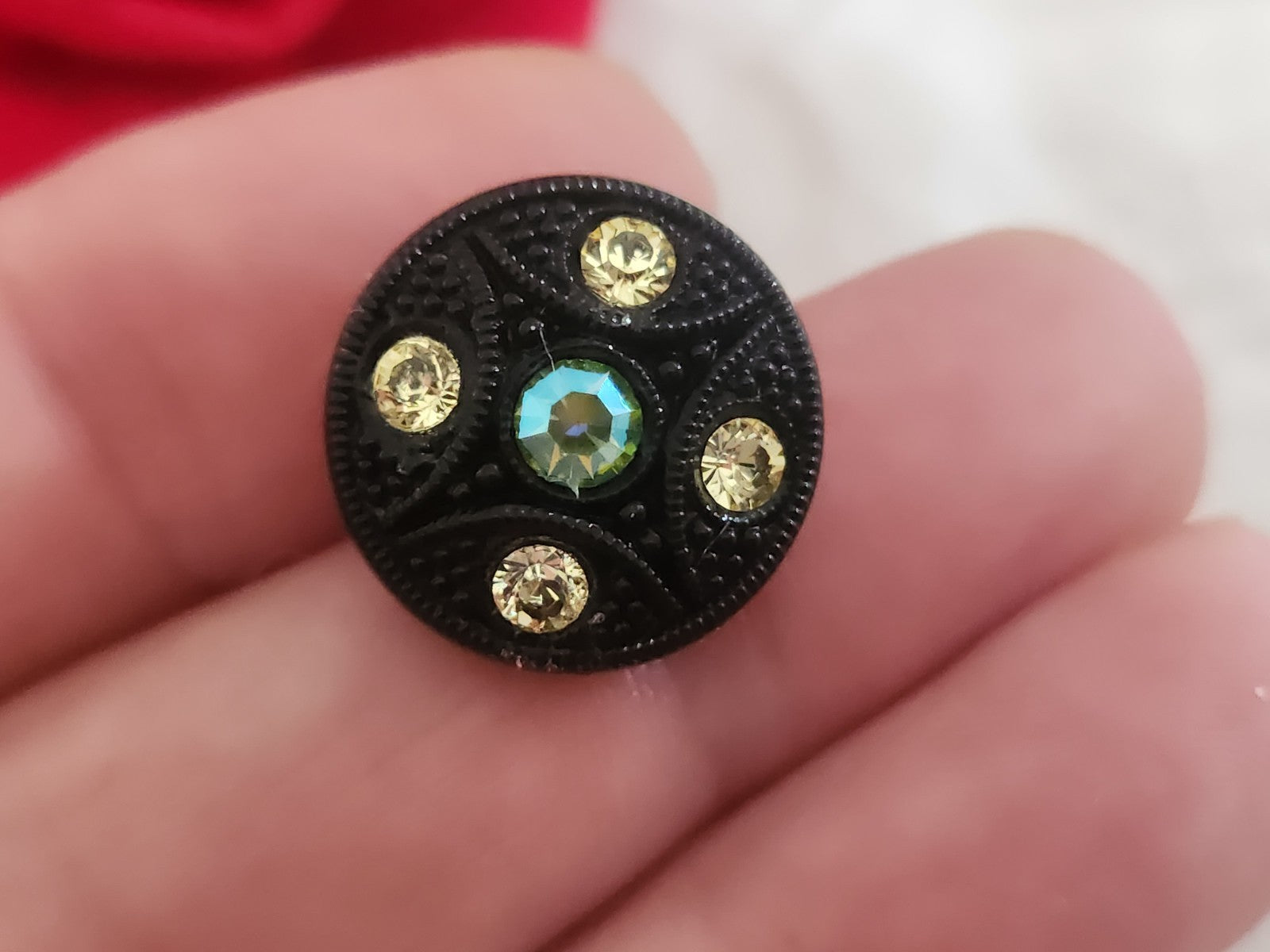 Bouton vintage en verre noir avec strass verre jaune 18 mm ou   1,8 cm G19G
