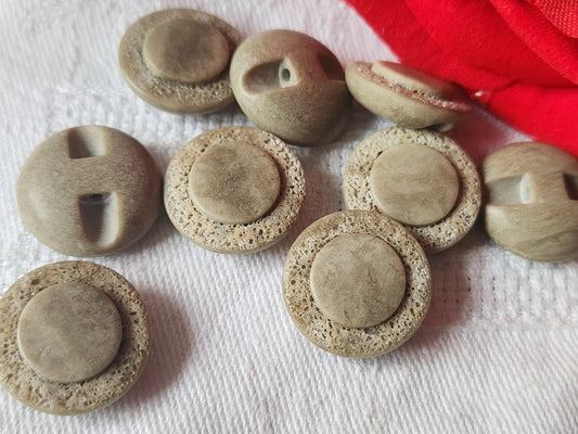 Lot 9  boutons vintage marron bord texturé 1,8 cm pied ref 5165