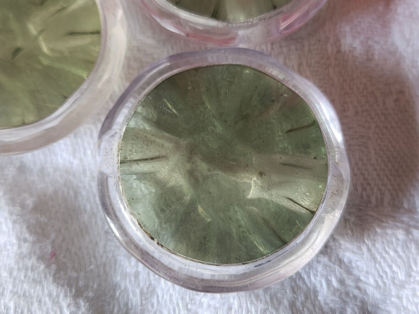 Trio gros boutons vintage  cœur vert transparent pied 3 cm ref 2085