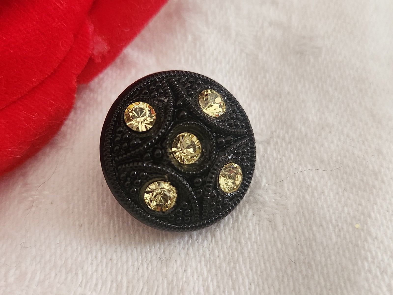 Bouton vintage en verre noir avec strass verre jaune 18 mm ou   1,8 cm G19J
