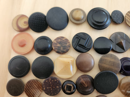 Lot 100 boutons anciens en corozo à pied 1 cm à 2 cm N°2 T10
