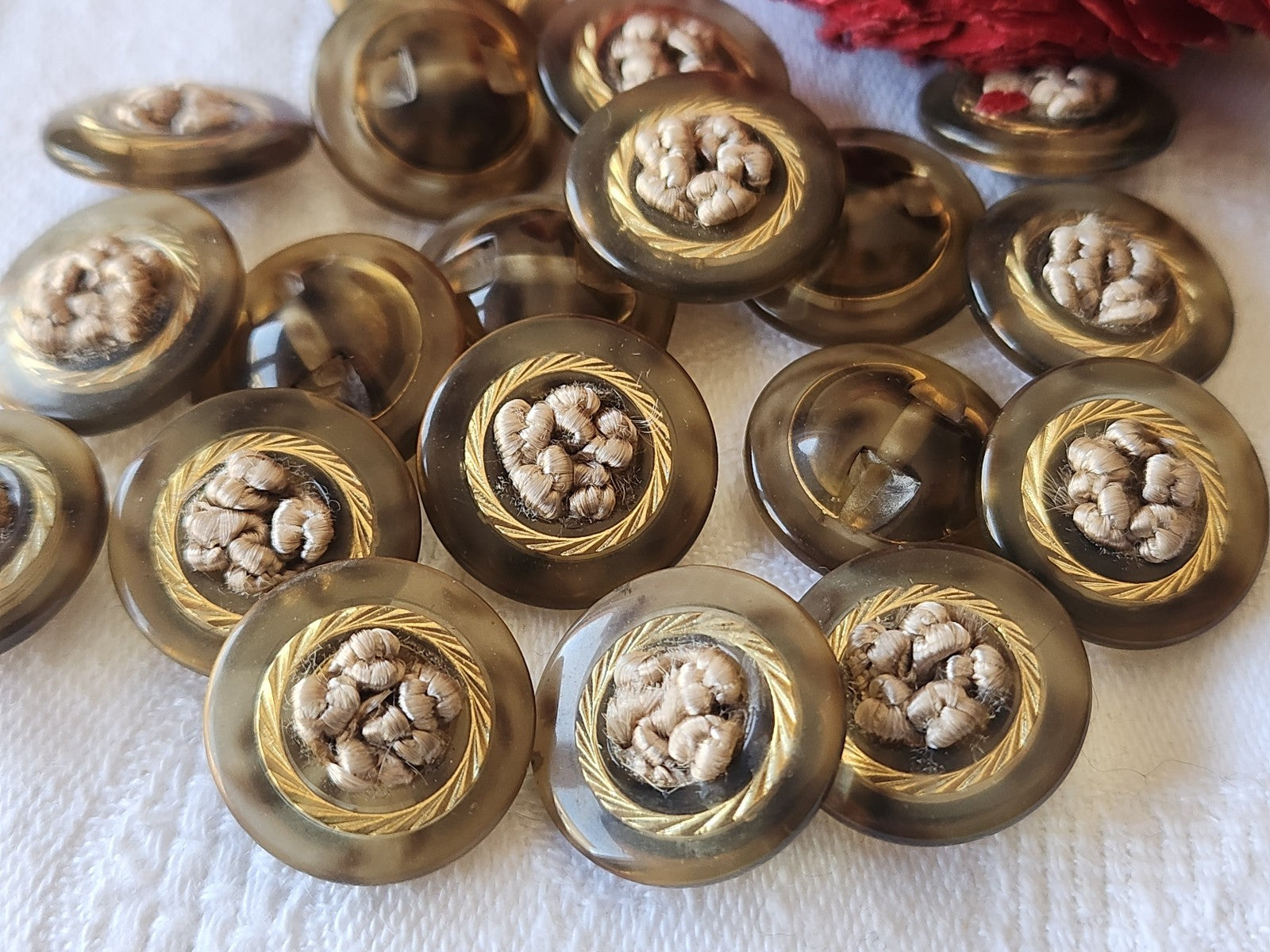lot 6  boutons vintage coeur passementerie marron à  pied 1,8 cm ref 4975
