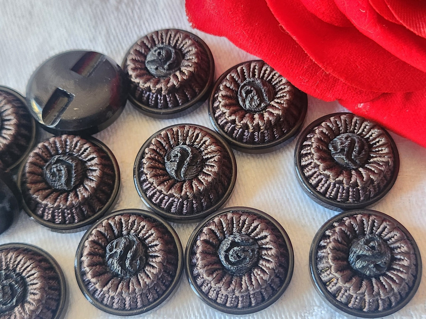 lot 6 boutons anciens vintage passementerie marron gris 1,9 cm ref 626