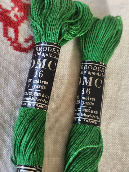 Lot deux échevettes anciennes verte fil à broder 23 mètres DMC 701 T9