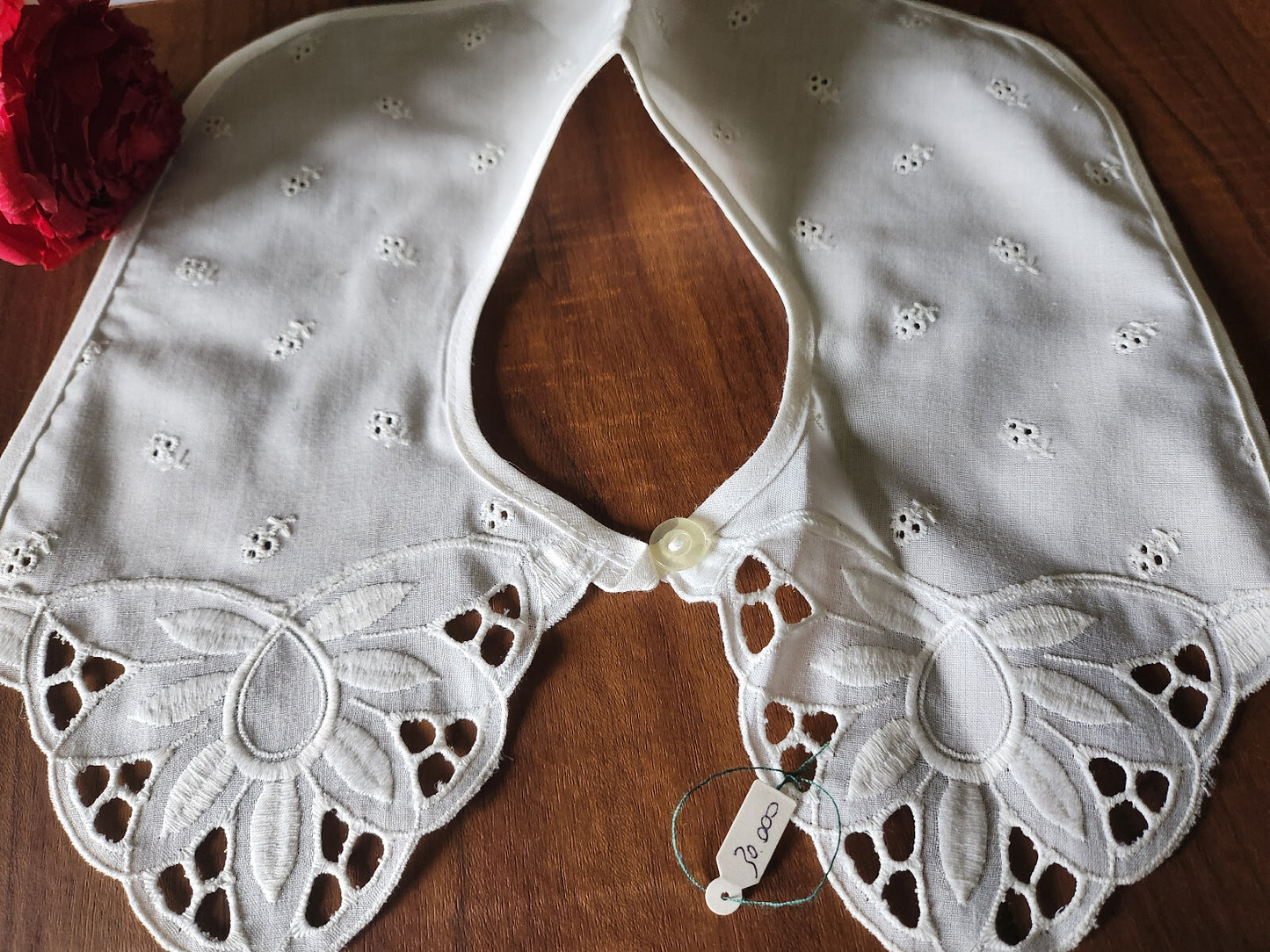 Ancien  col en tissu broderie fleur  travaillé blanc B1-65