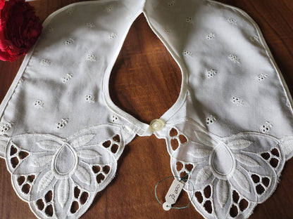 Ancien  col en tissu broderie fleur  travaillé blanc B1-65