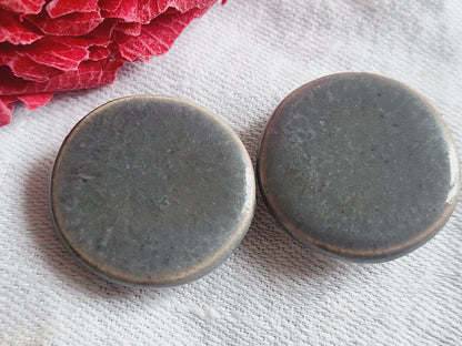 Duo boutons anciens céramique  vernissé vintage gris à pied 2,2 cm D14H