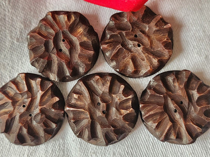 Lot 5 gros boutons anciens en nacre marron sculpté ciselé 2,8 cm ref 1618