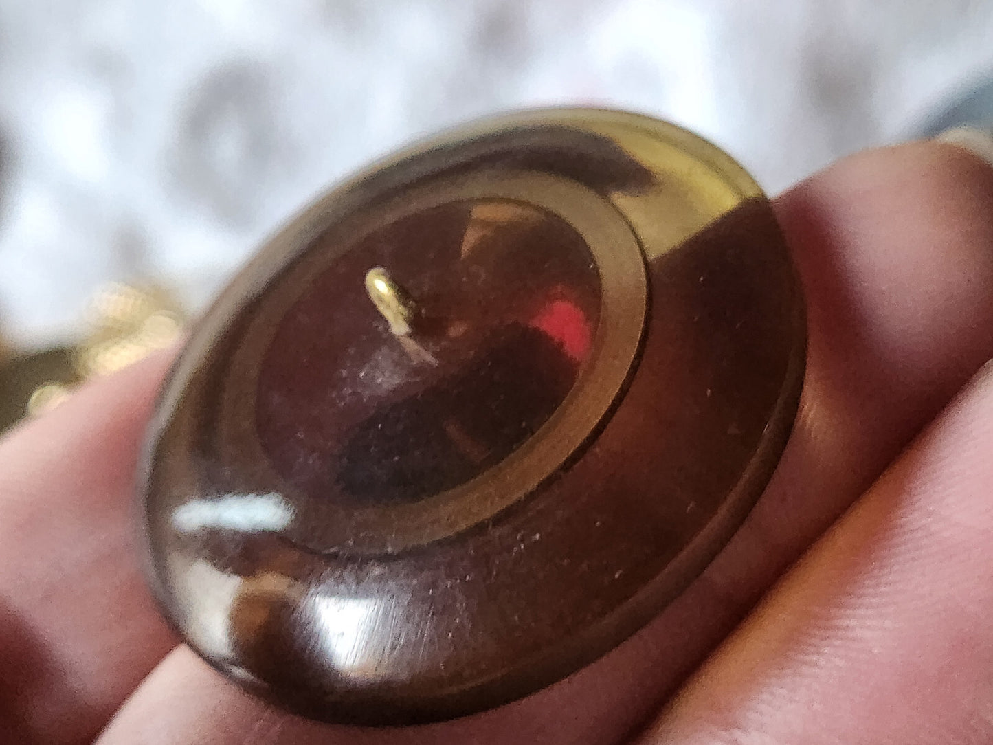 Gros bouton vintage marron fumé pied laiton 4 cm ou 40 mm ref 548