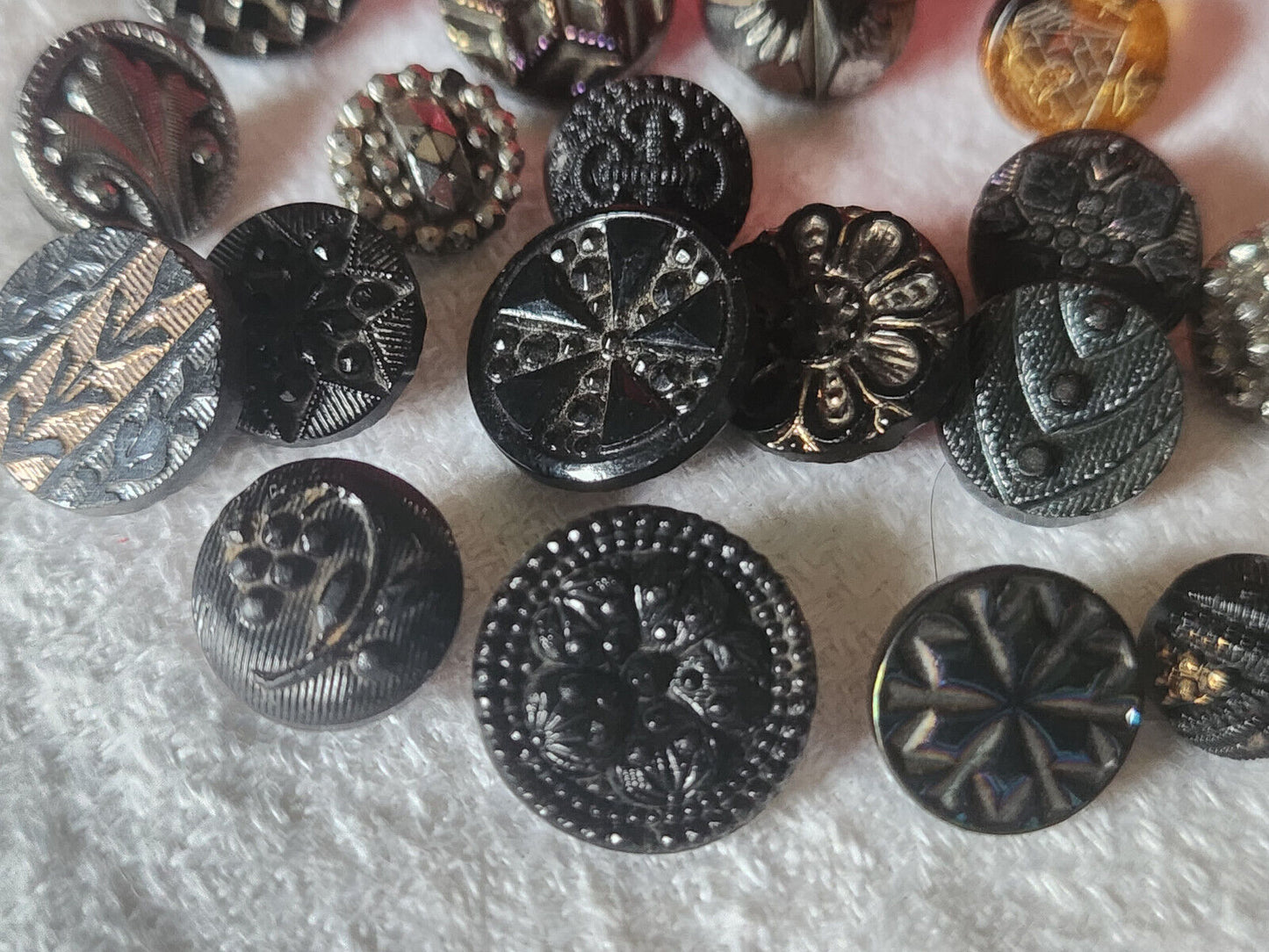 Lot 18 mini boutons anciens en verre vers 1900 collection 0,9 à 1,4 cm ref 682